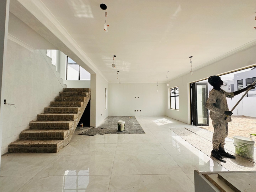 5 Bedroom Property for Sale in Sandown Western Cape